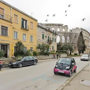 https://apartment-nicol-pula.pula-hotels.org